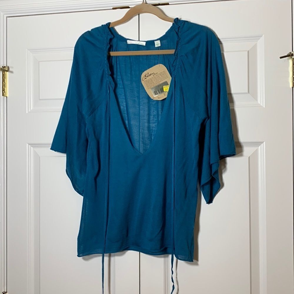 Whim Large Deep cut blouse. New with tags but see description